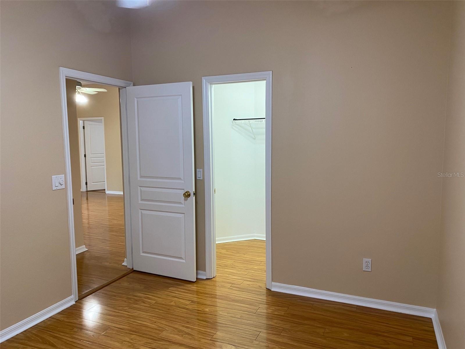 Image 23 of 28 For 604 Lakepark Trail