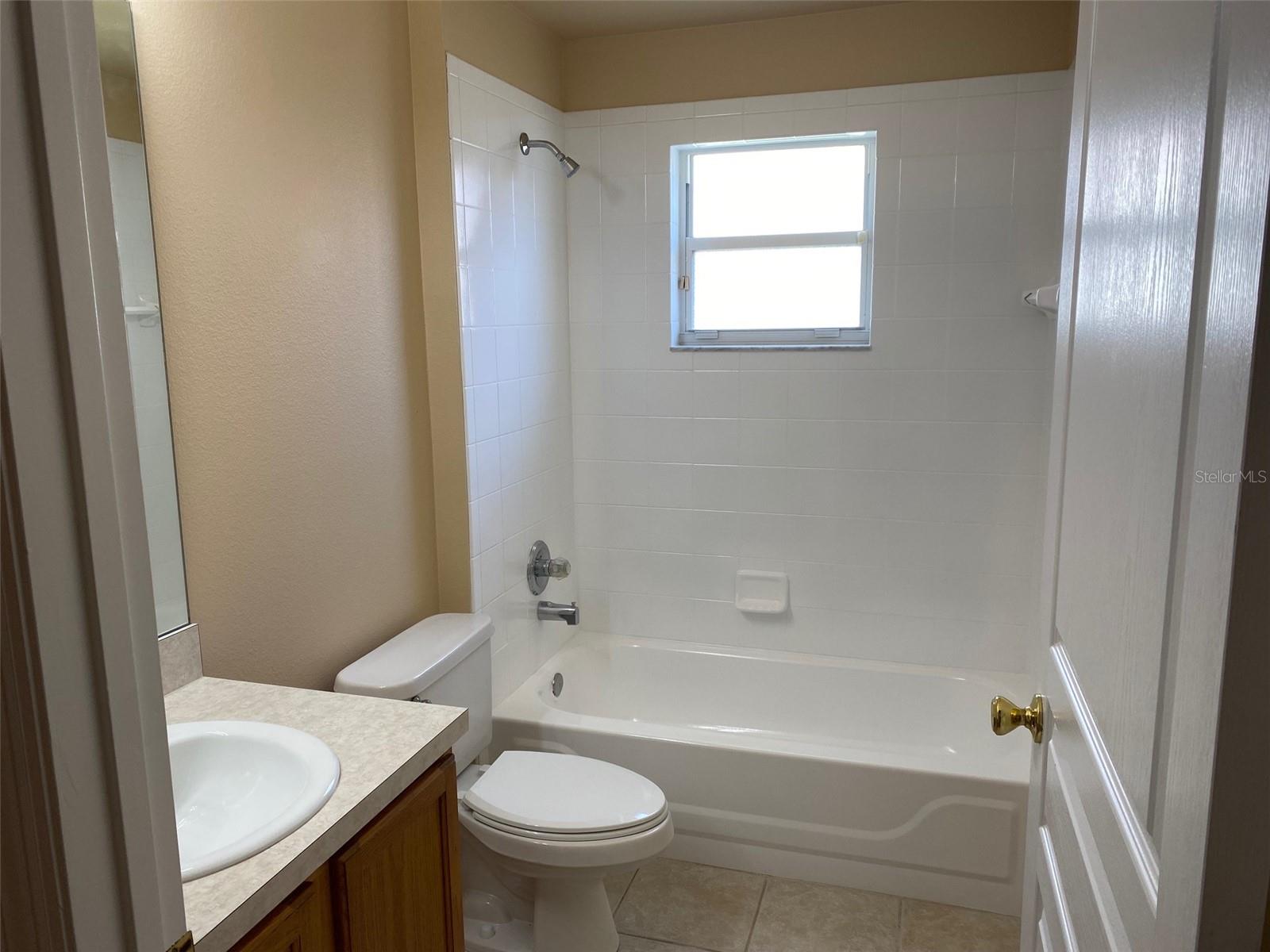 Image 25 of 28 For 604 Lakepark Trail