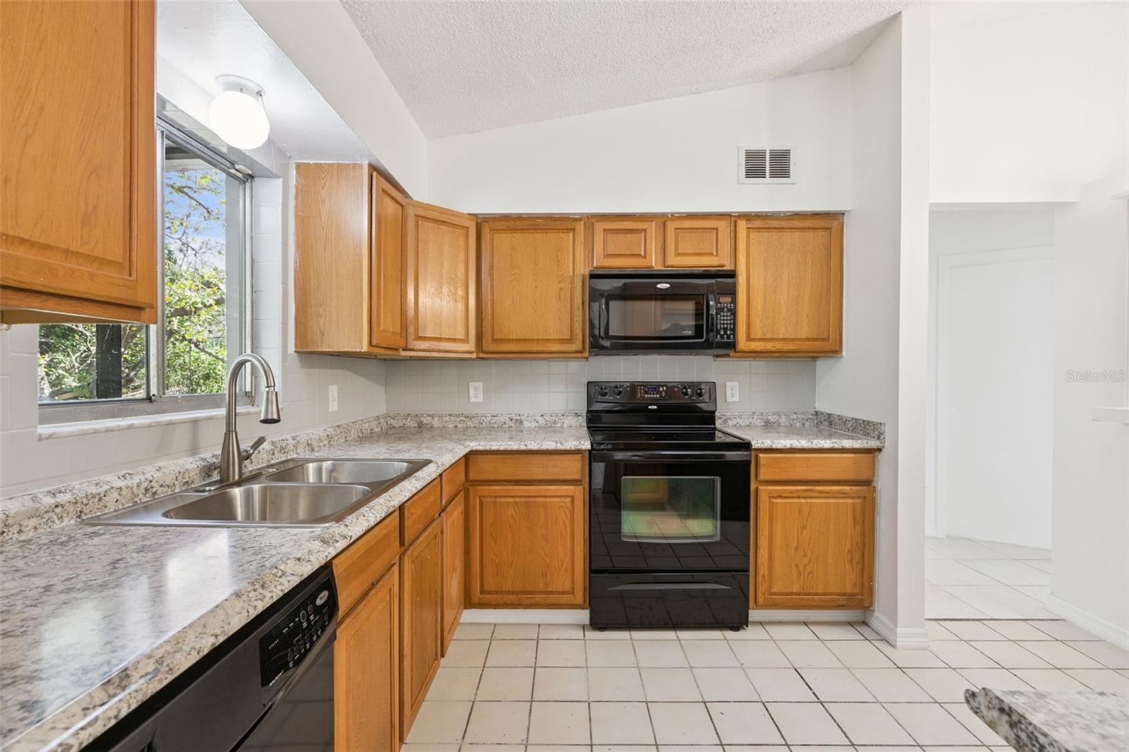 Image 12 of 34 For 7319 Seamans Bluff