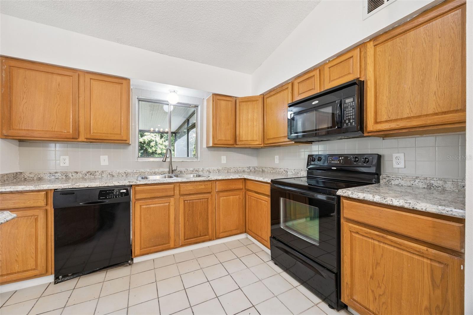 Image 13 of 34 For 7319 Seamans Bluff