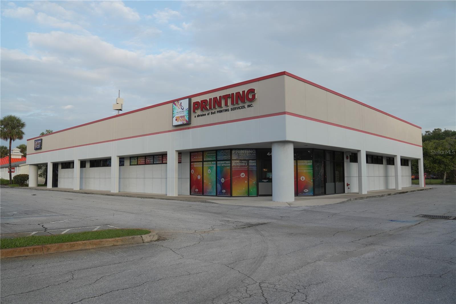 Image 2 of 14 For 4498 Vineland Road