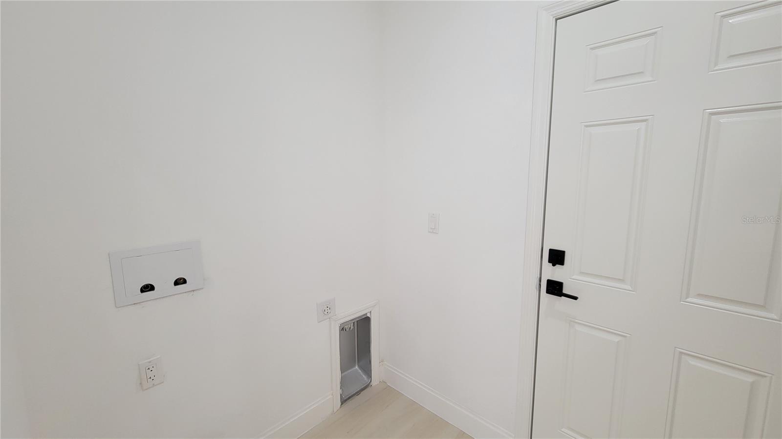 Image 16 of 19 For 3403 Langmaid Avenue