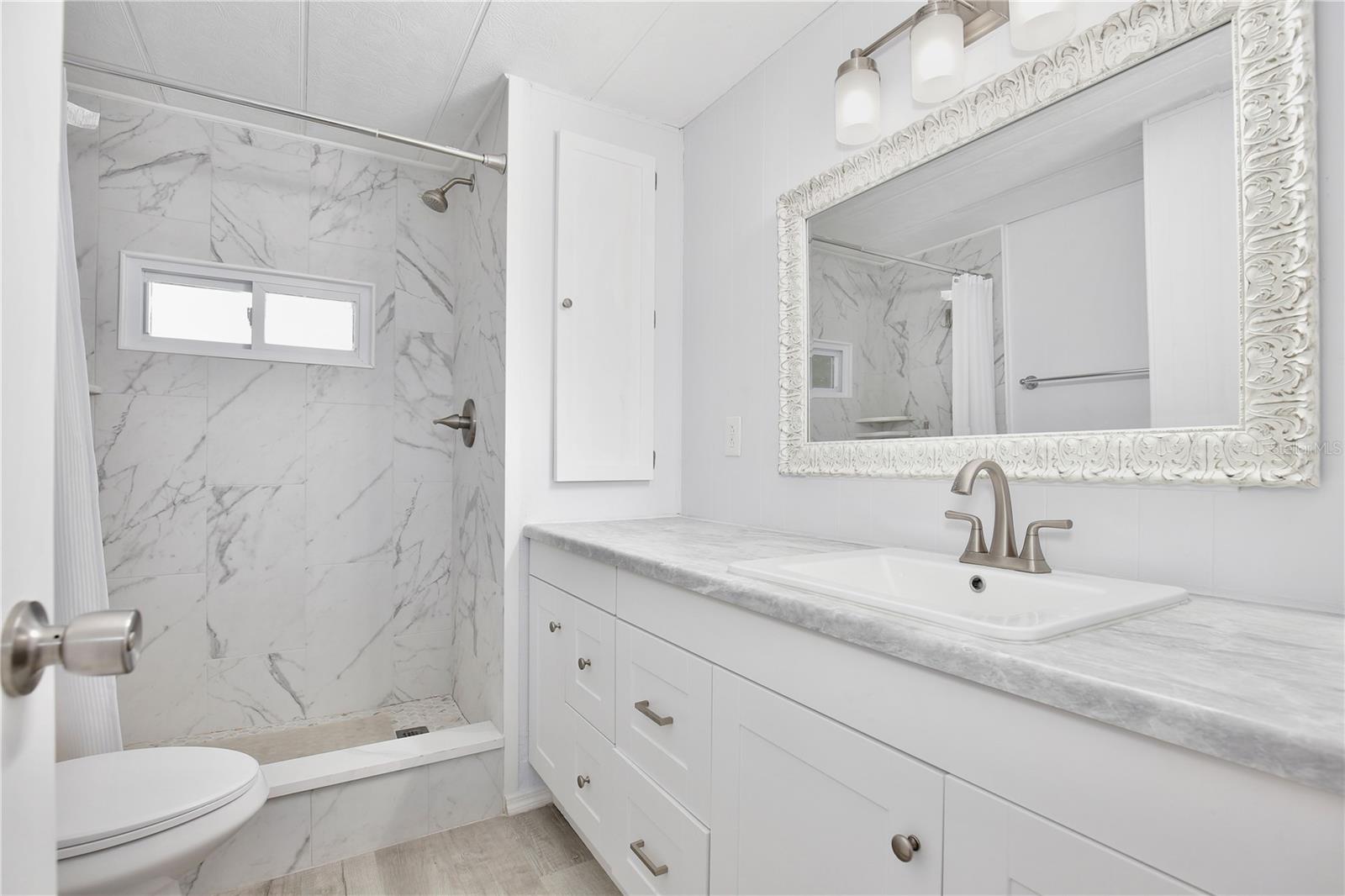 Image 15 of 43 For 662 Sinclair Circle
