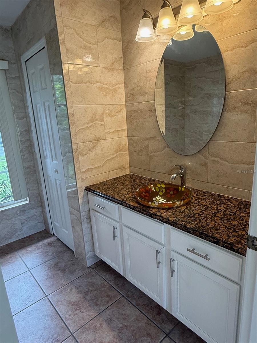 Image 6 of 19 For 4350 King Edward Drive