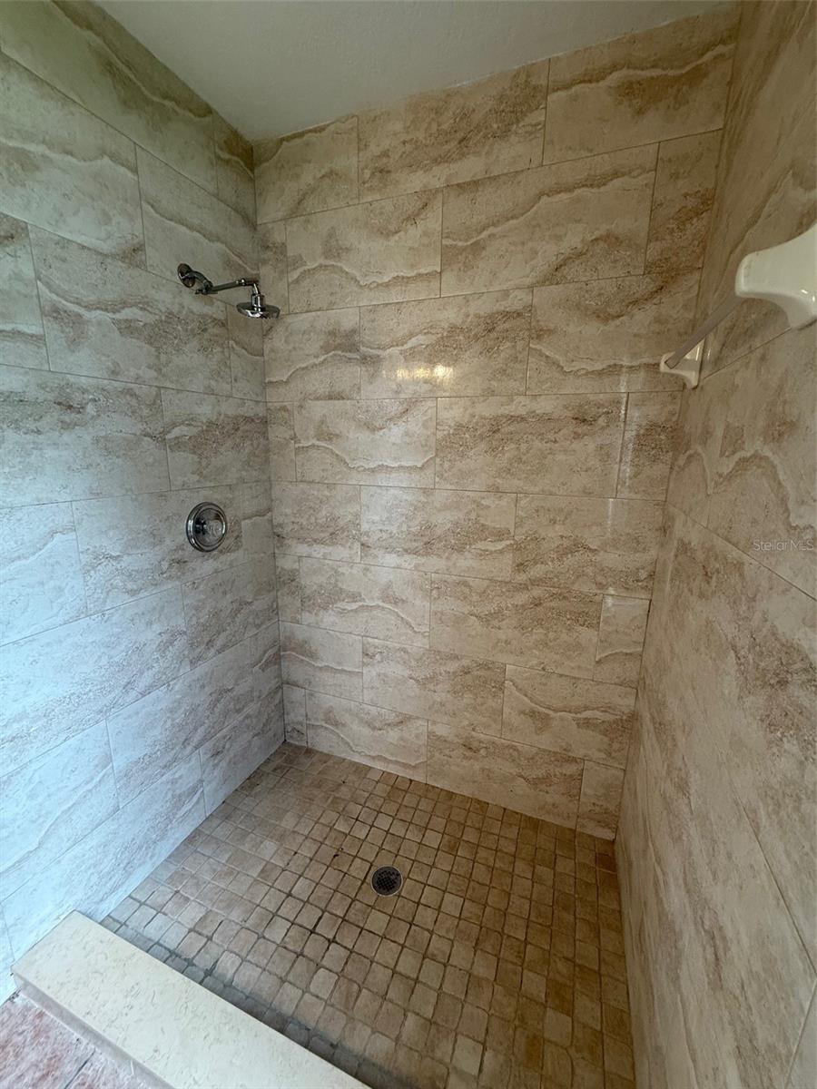 Image 7 of 19 For 4350 King Edward Drive