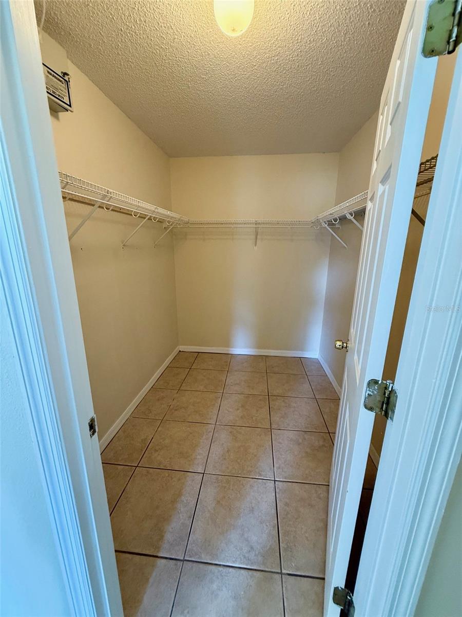 Image 9 of 19 For 4350 King Edward Drive