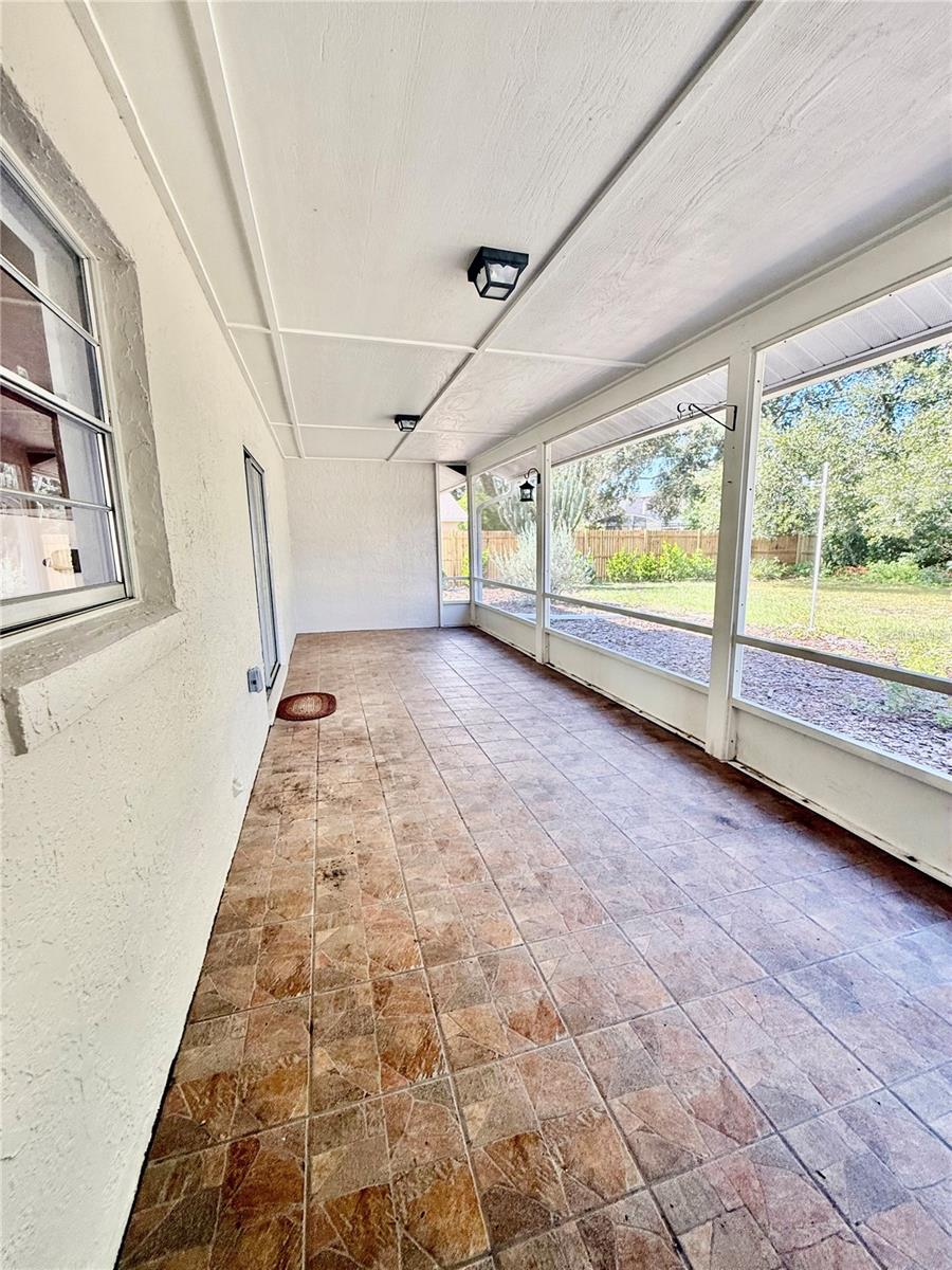 Image 23 of 31 For 1734 Willa Circle