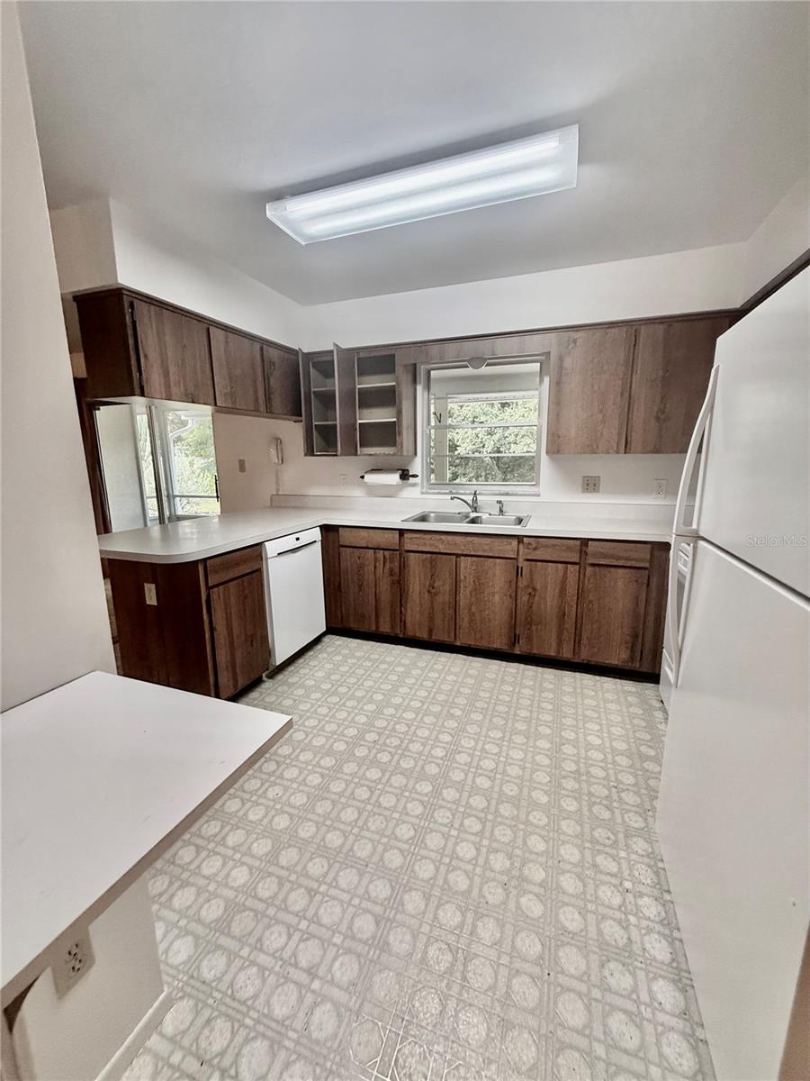 Image 7 of 21 For 1734 Willa Circle