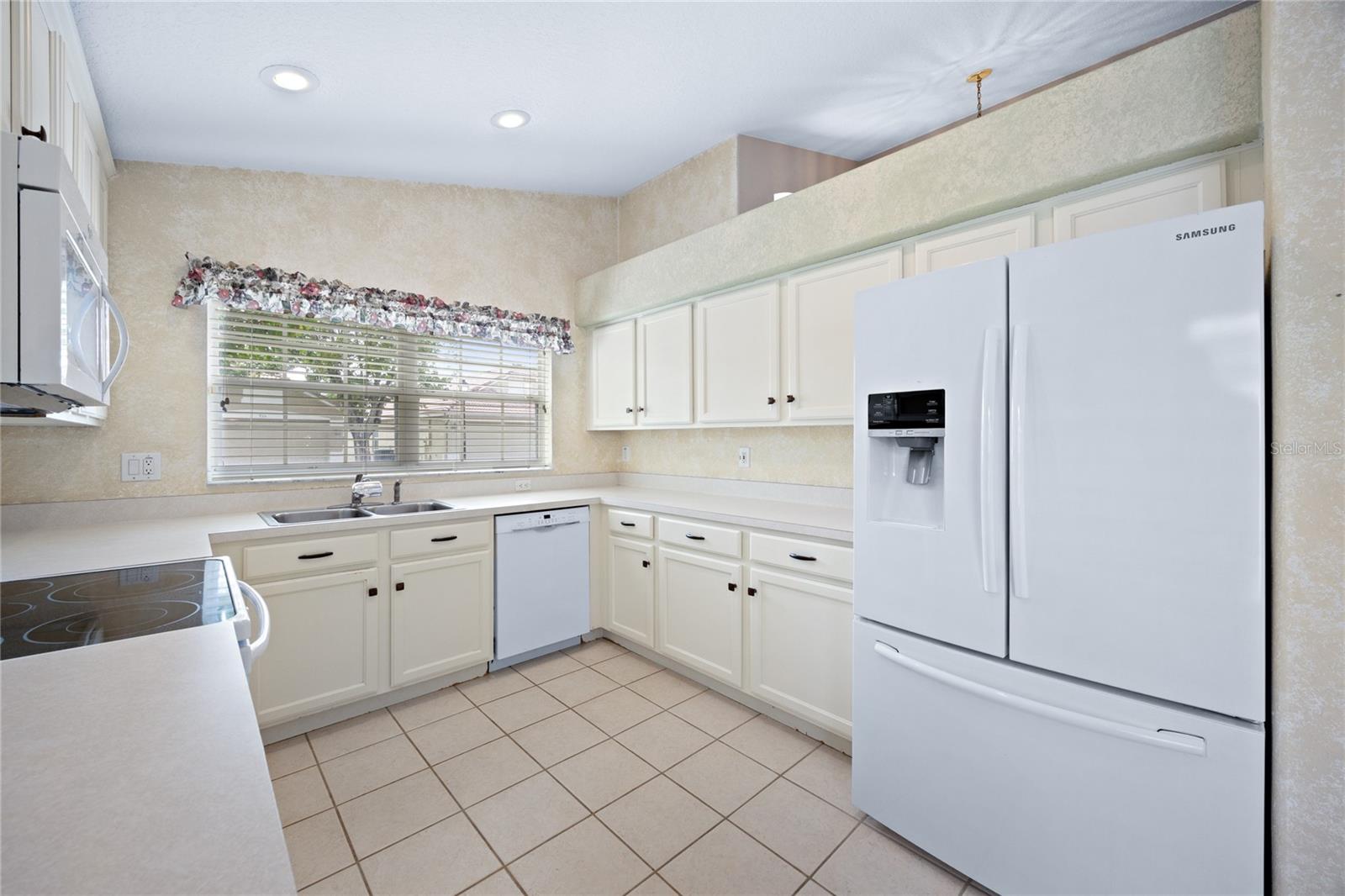 Image 5 of 36 For 934 Torrey Pine Drive