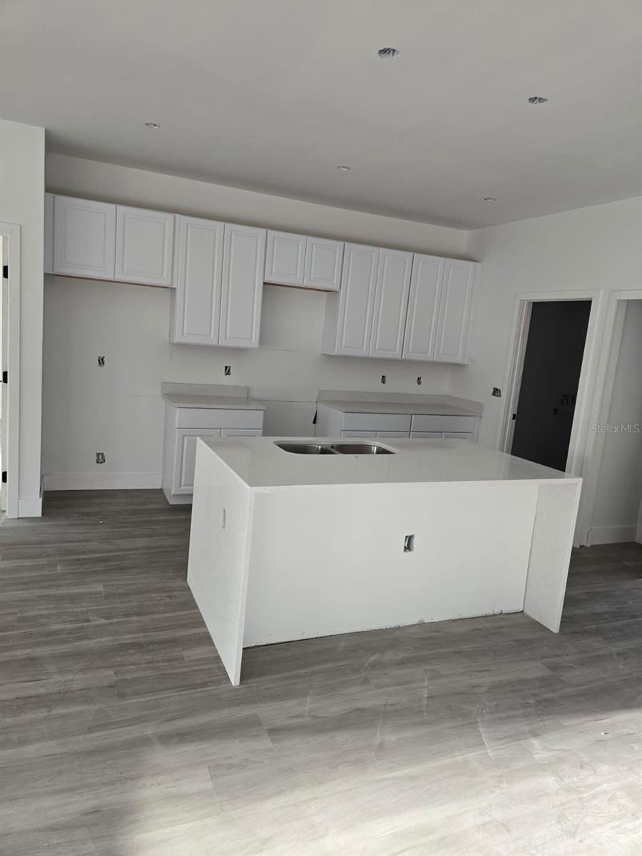 Image 4 of 13 For 5915 Malaga Avenue