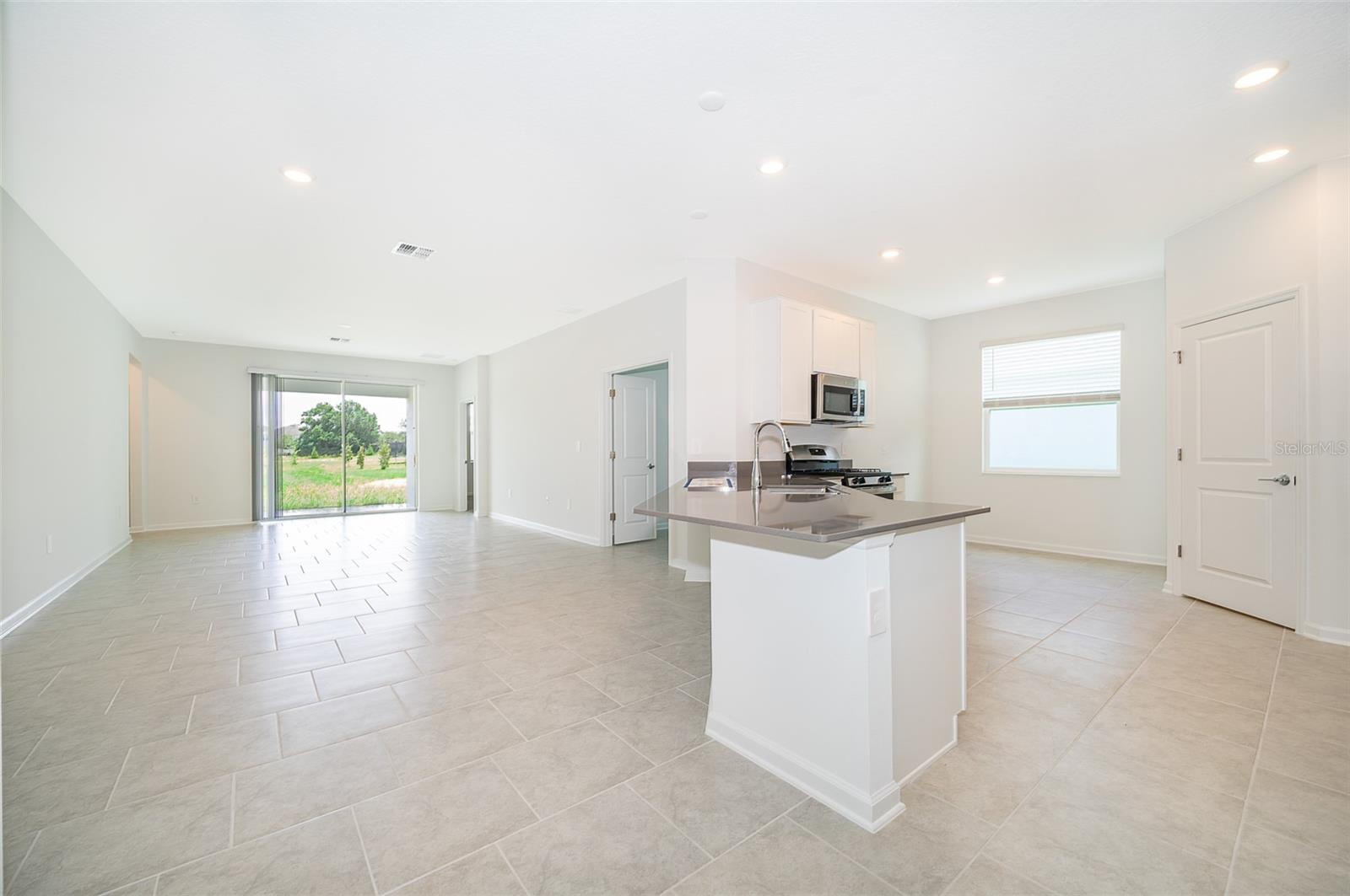 Image 11 of 30 For 26340 Feathergrass Circle