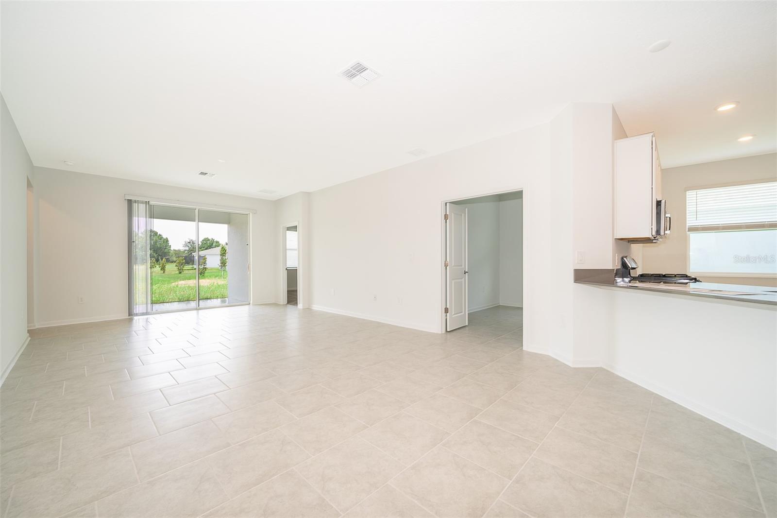Image 12 of 30 For 26340 Feathergrass Circle