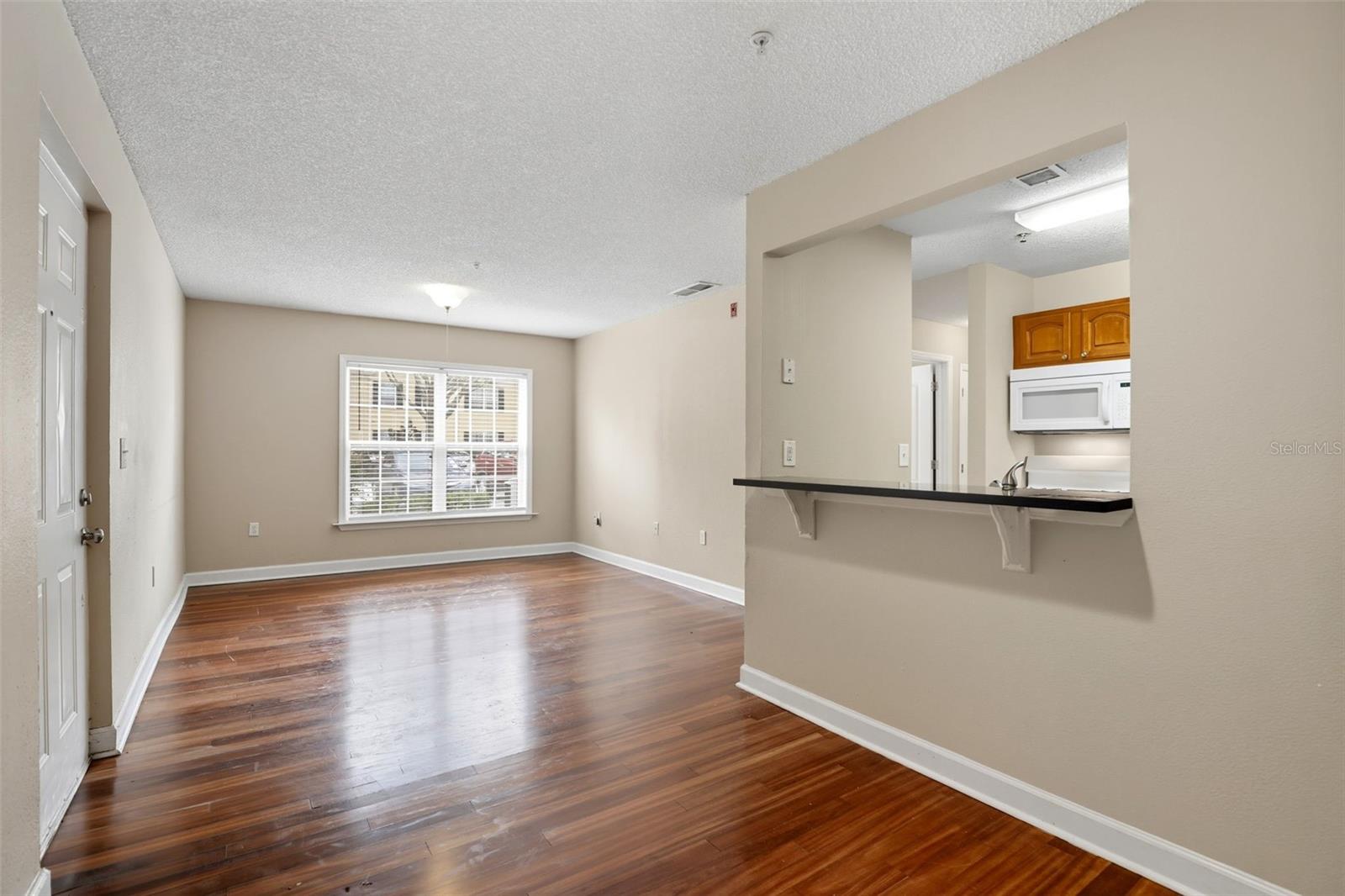 Image 6 of 29 For 2035 Dixie Belle Drive 2035k