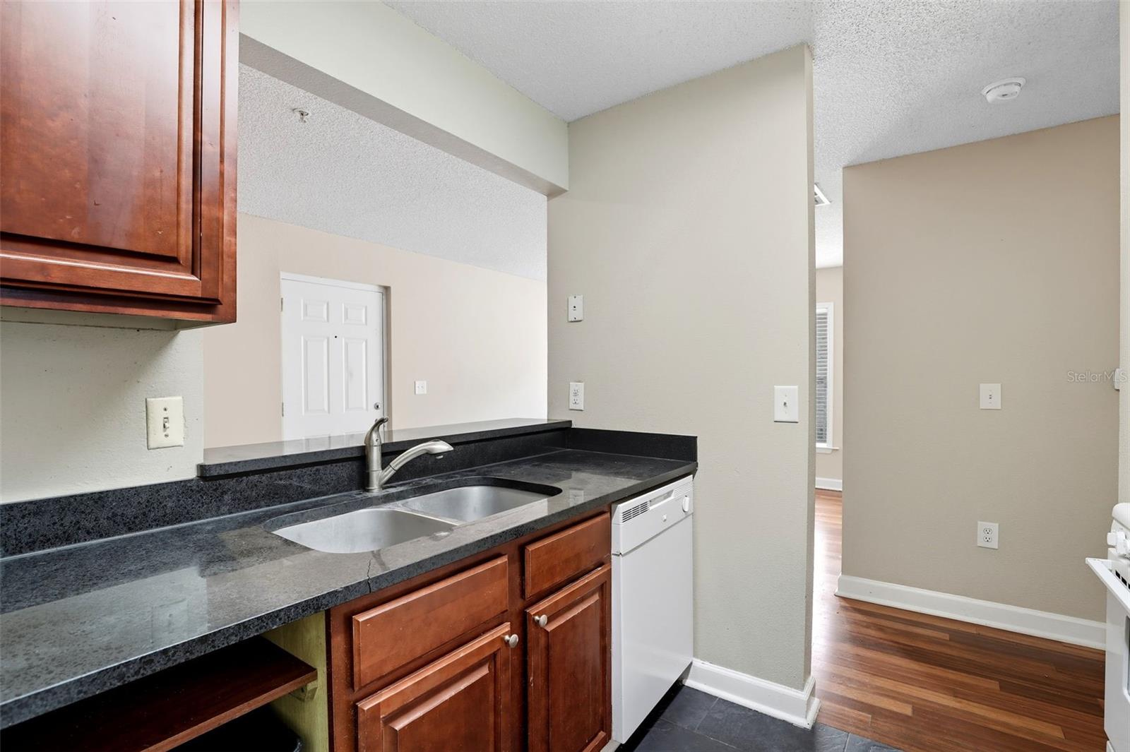 Image 9 of 29 For 2035 Dixie Belle Drive 2035k