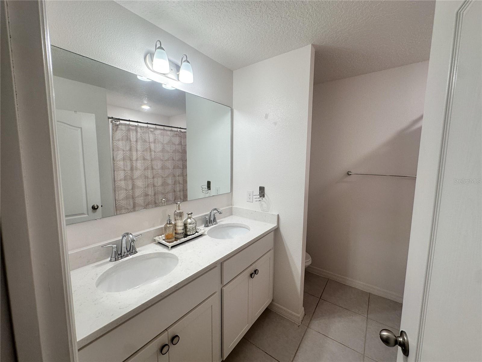 Image 10 of 13 For 830 Bocavista Court