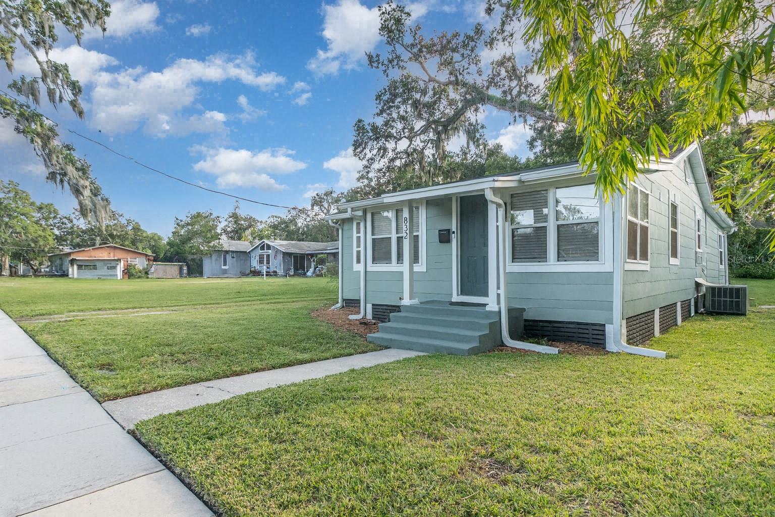 Image 19 of 25 For 832 Palmetto Avenue