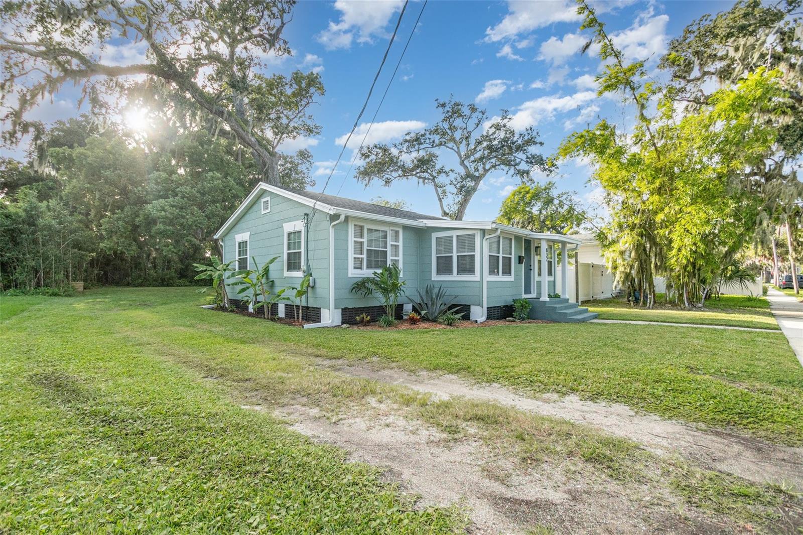 Image 20 of 25 For 832 Palmetto Avenue
