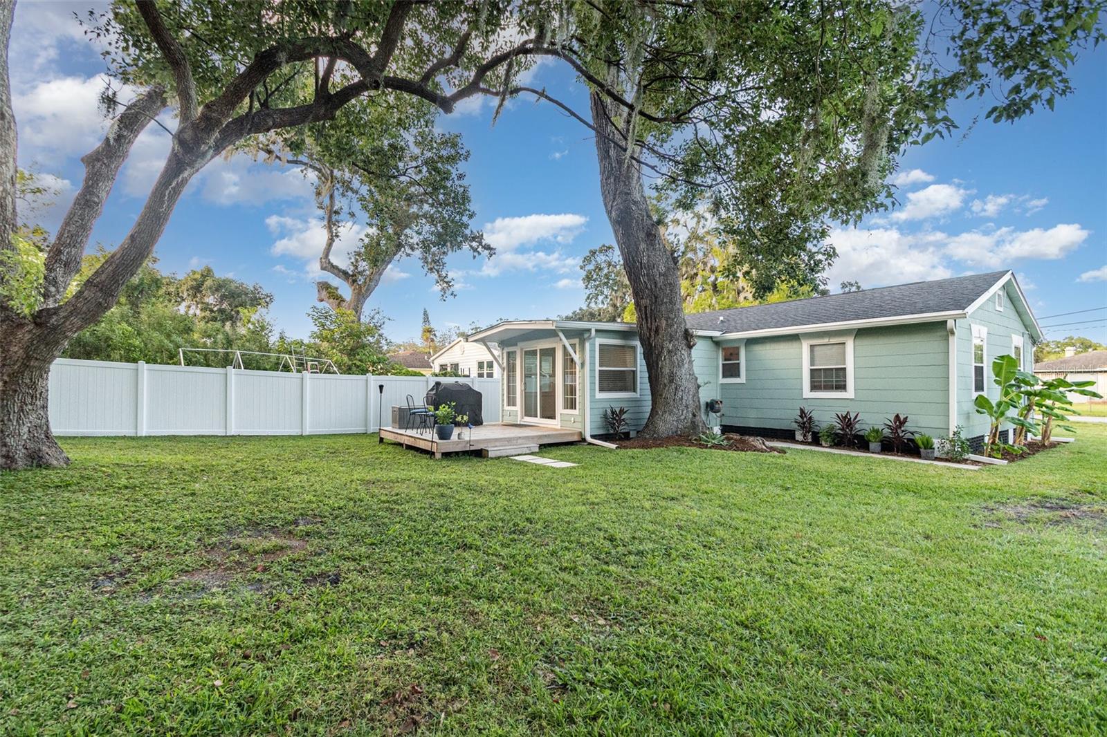 Image 23 of 25 For 832 Palmetto Avenue
