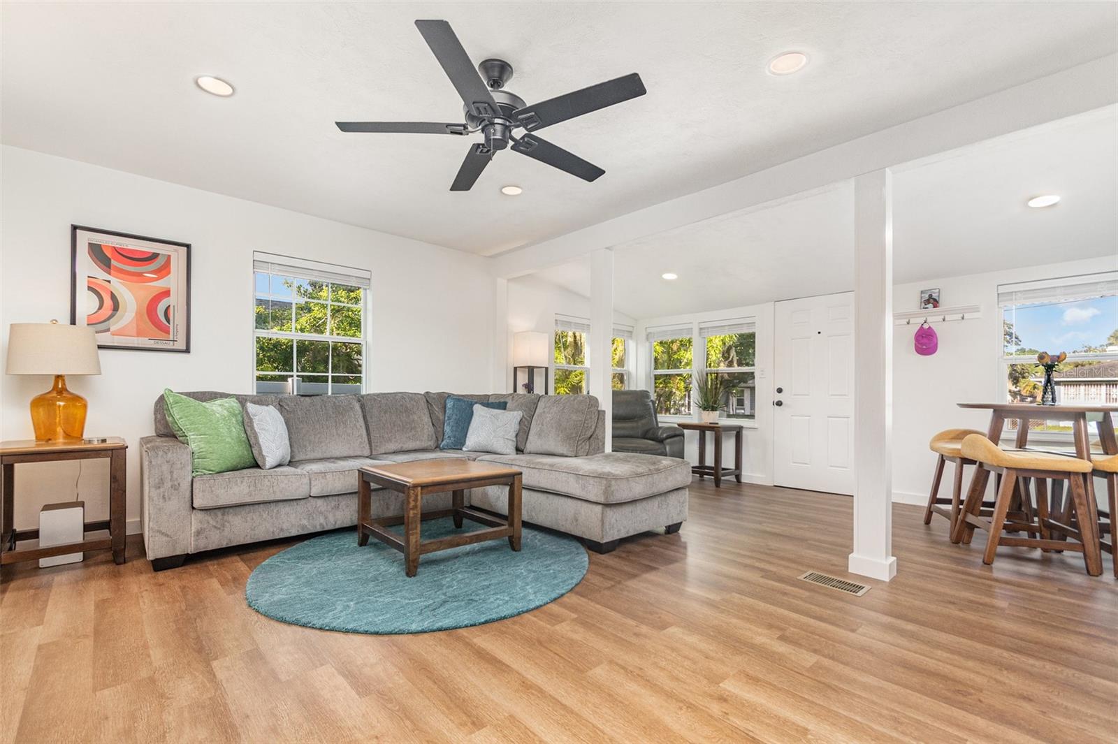 Image 3 of 25 For 832 Palmetto Avenue