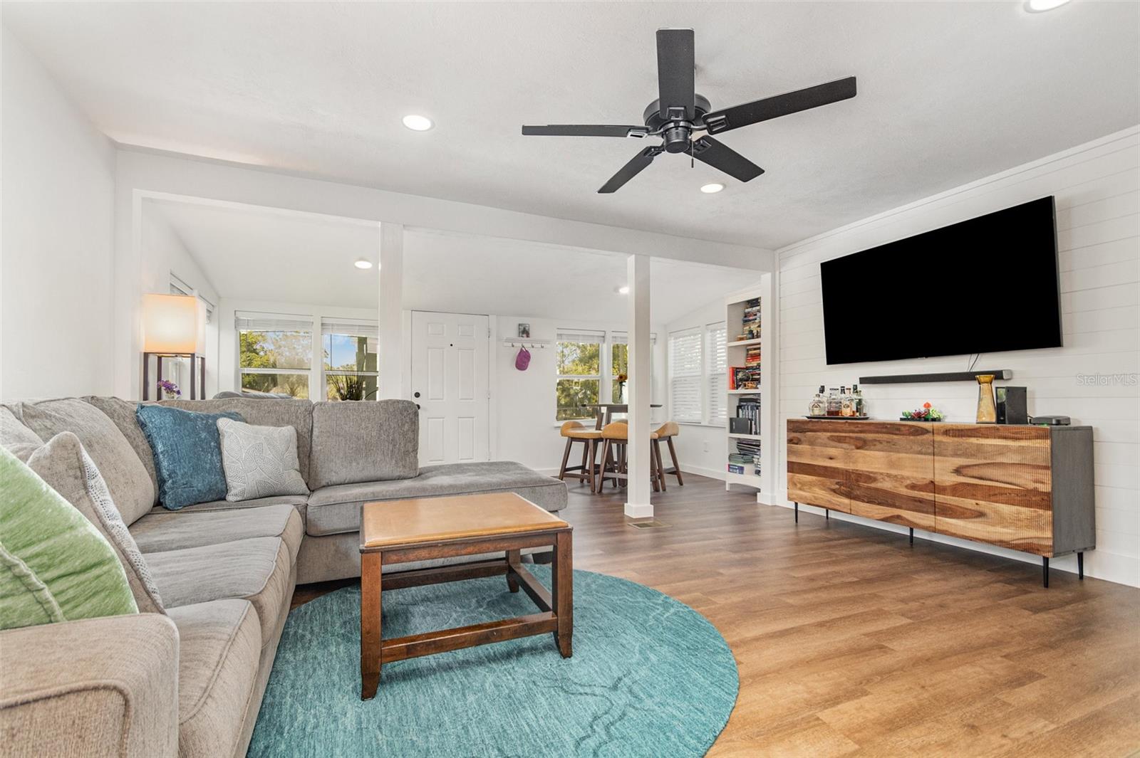 Image 4 of 25 For 832 Palmetto Avenue