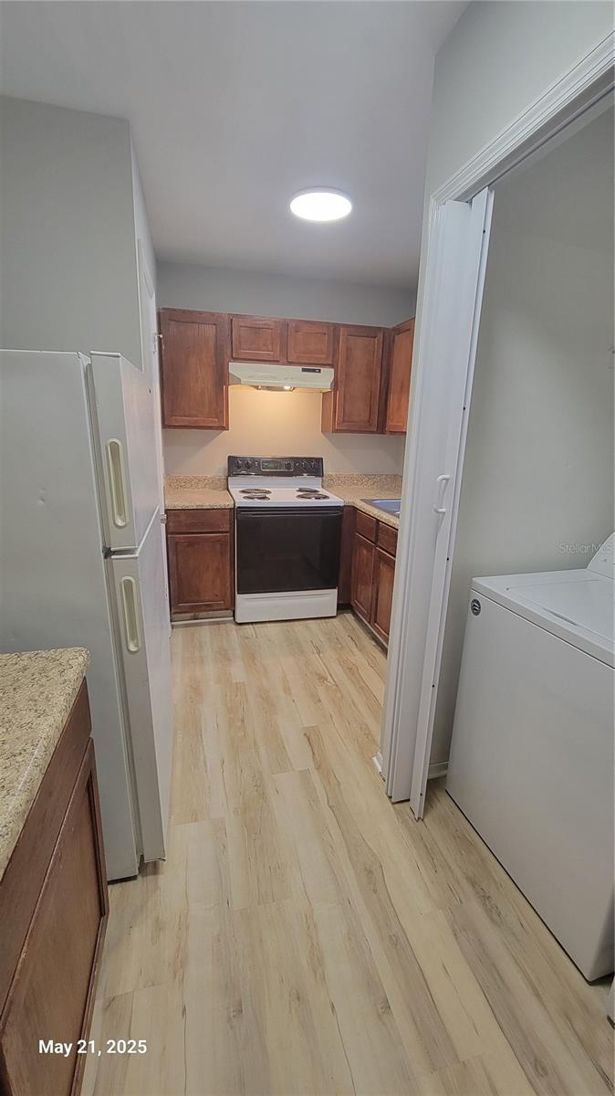 Image 3 of 21 For 4136 Pershing Pointe Place 5