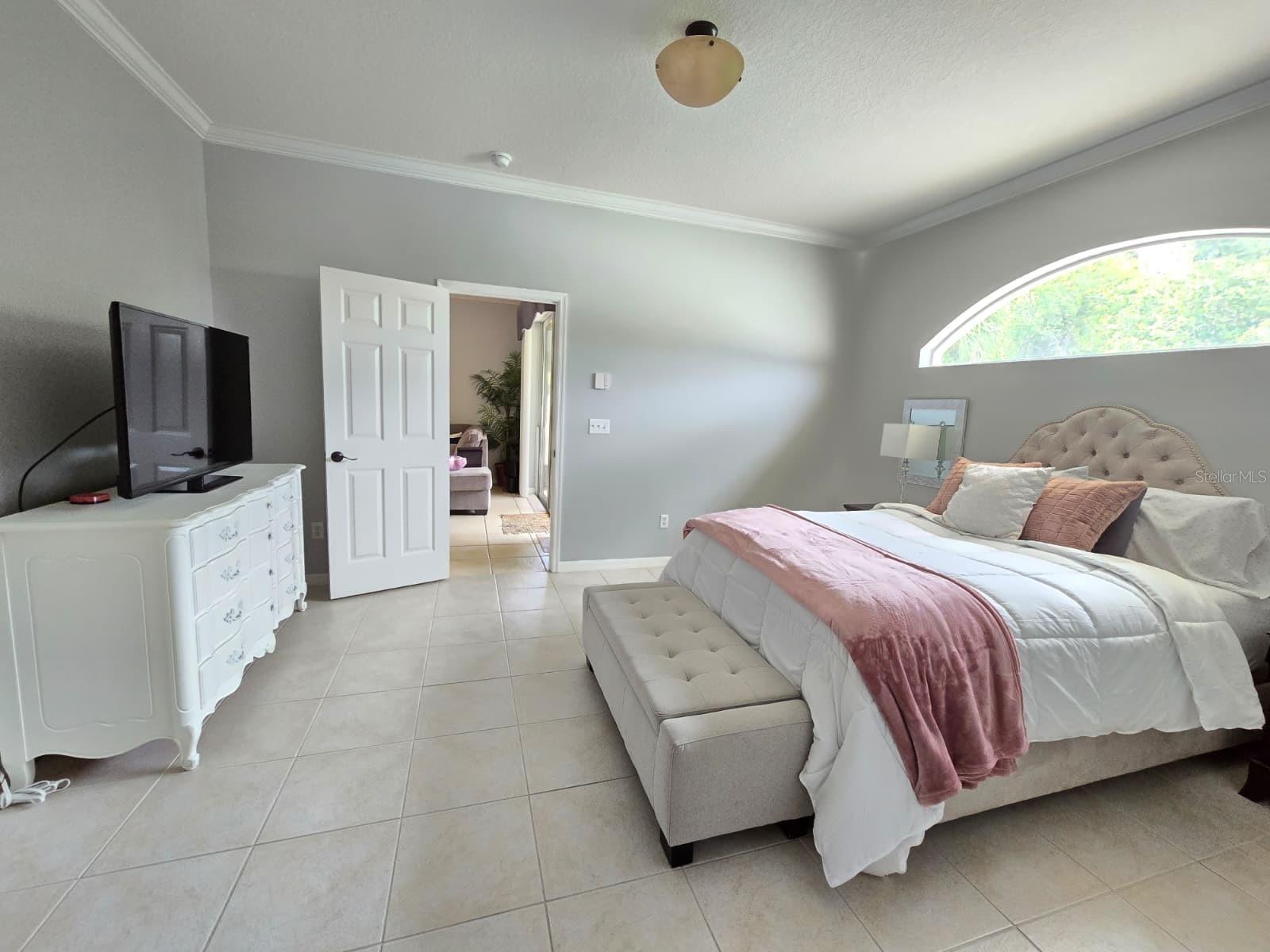 Image 9 of 21 For 4668 Redmond Place