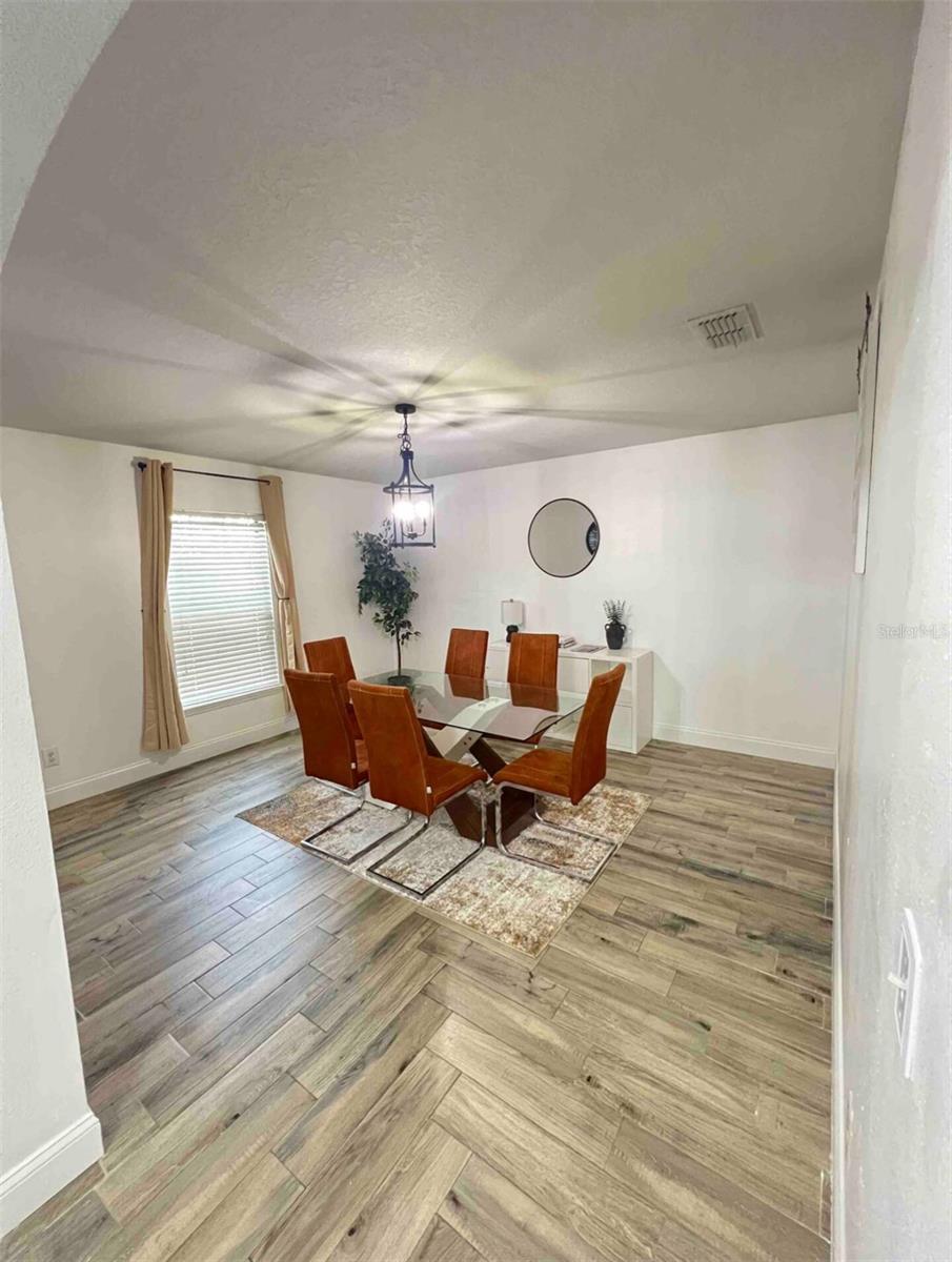 Image 9 of 23 For 660 Swallowtail Drive