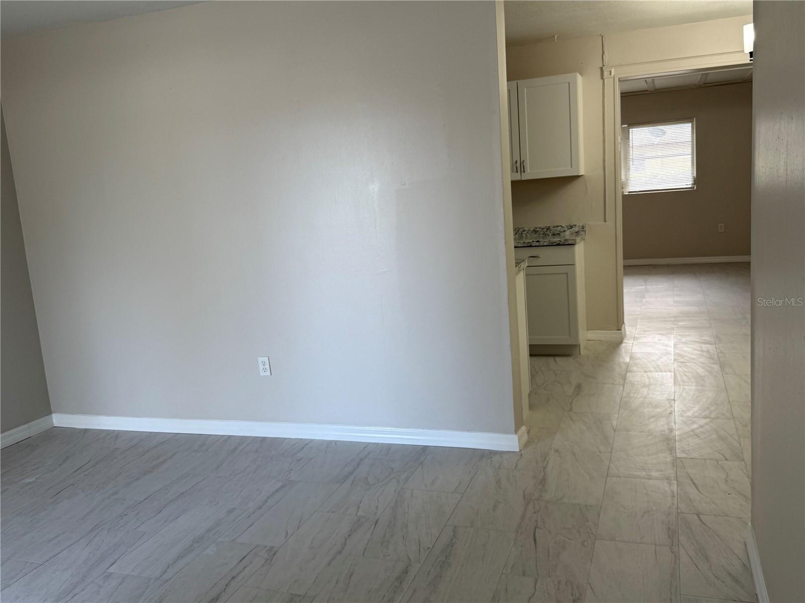 Image 10 of 35 For 6470 Savannah Place