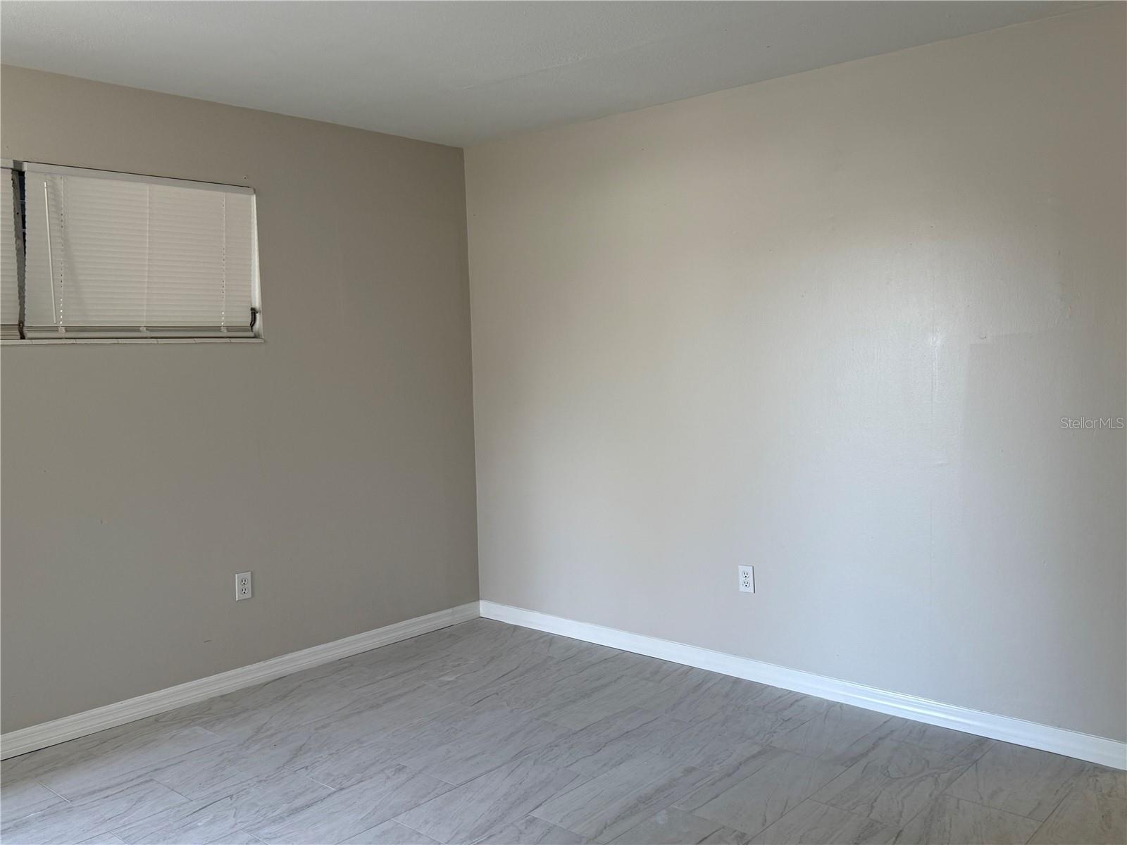 Image 12 of 35 For 6470 Savannah Place