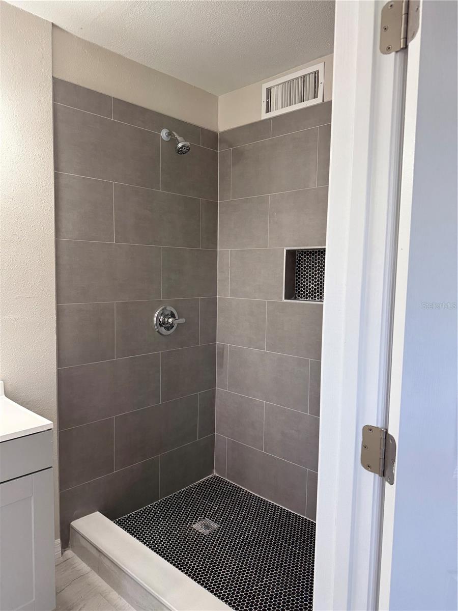 Image 31 of 35 For 6470 Savannah Place