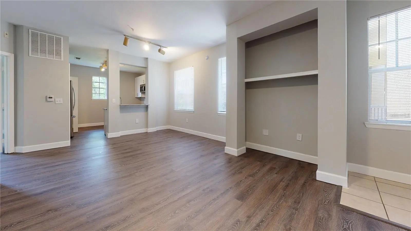 Image 3 of 5 For 1341 Arbor Vista Loop 221