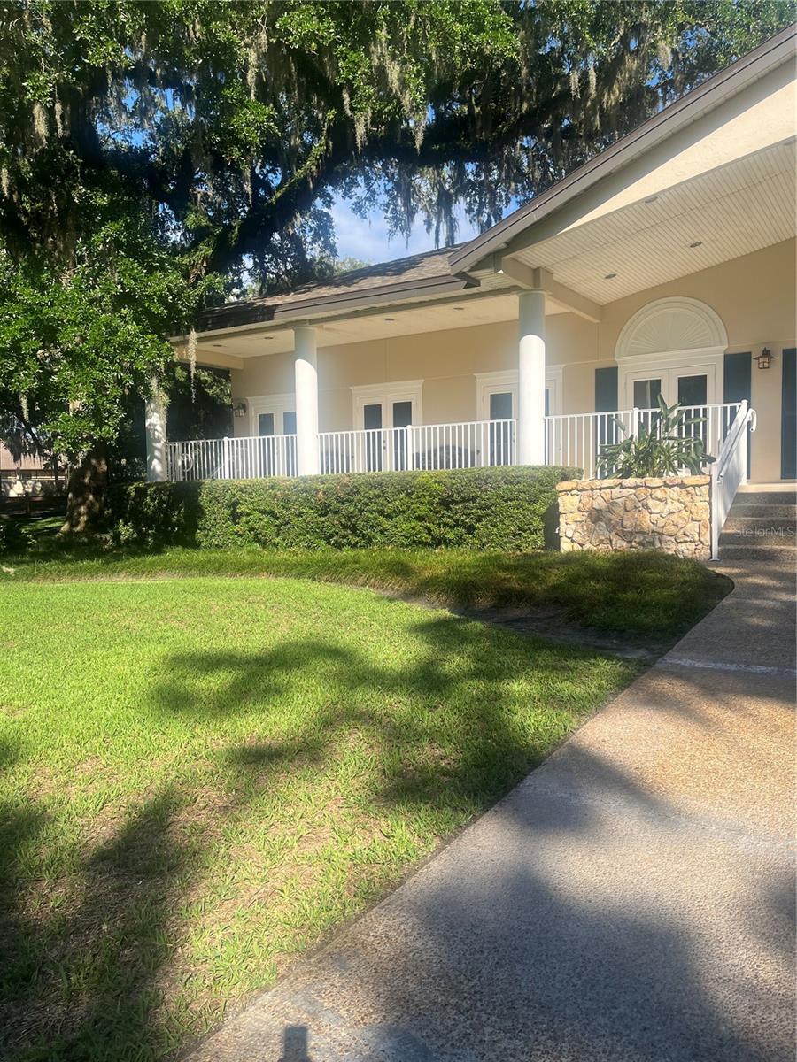 Image 40 of 91 For 112 Crown Oaks Way 112