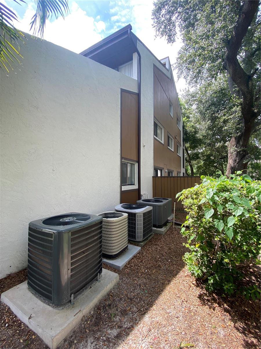 Image 21 of 38 For 4400 Castlepalm Road