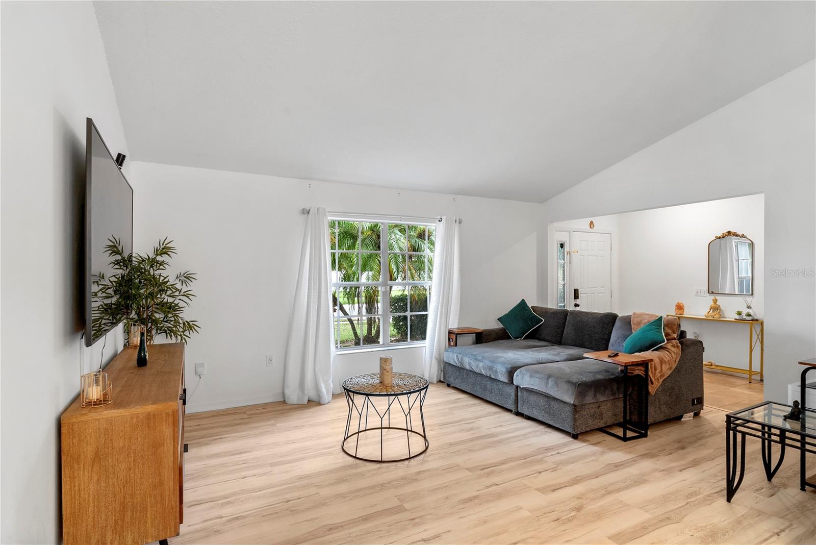 Image 4 of 28 For 2663 Greywall Avenue