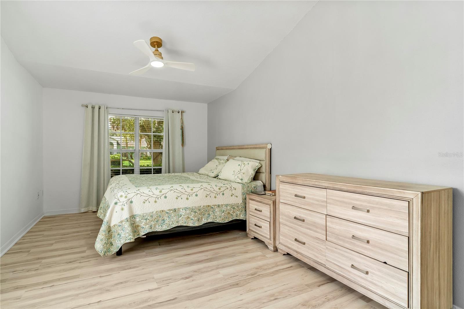 Image 9 of 28 For 2663 Greywall Avenue