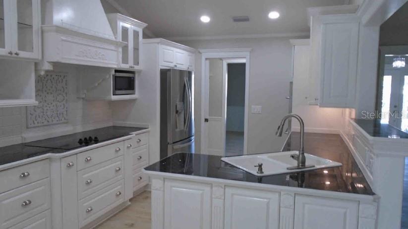 Image 4 of 23 For 305 Chase Court