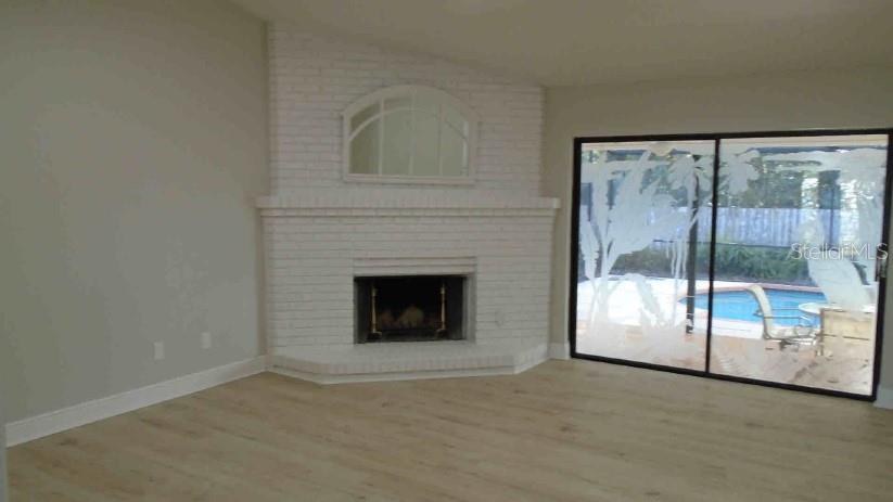 Image 6 of 23 For 305 Chase Court