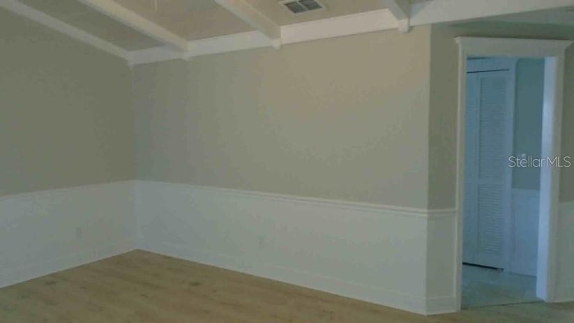 Image 8 of 23 For 305 Chase Court