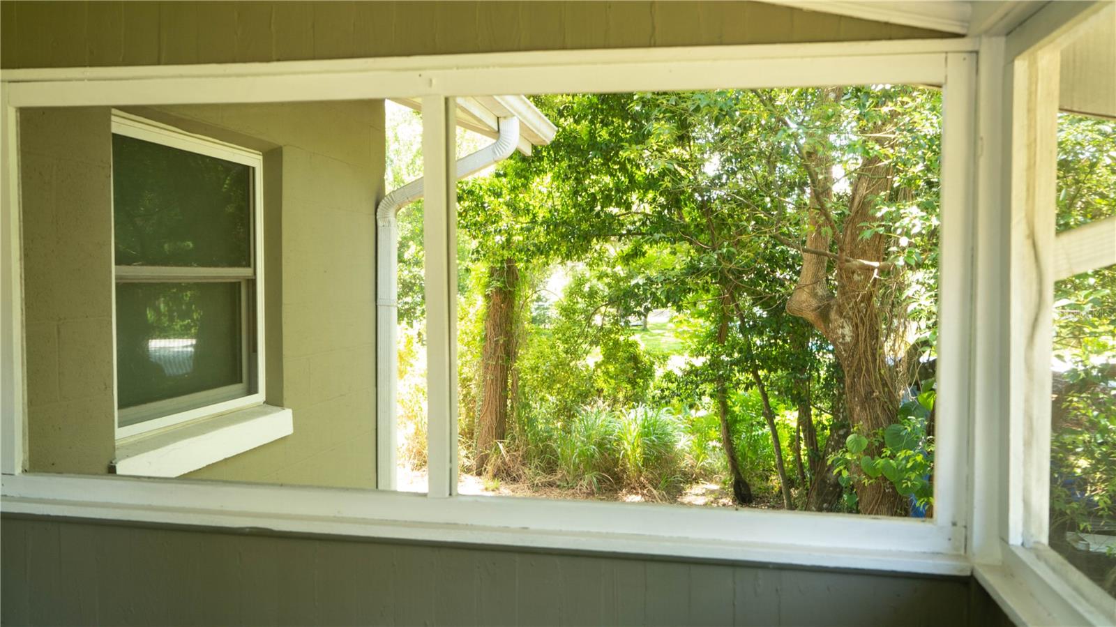 Image 6 of 26 For 2116 1-2 Henderson Drive