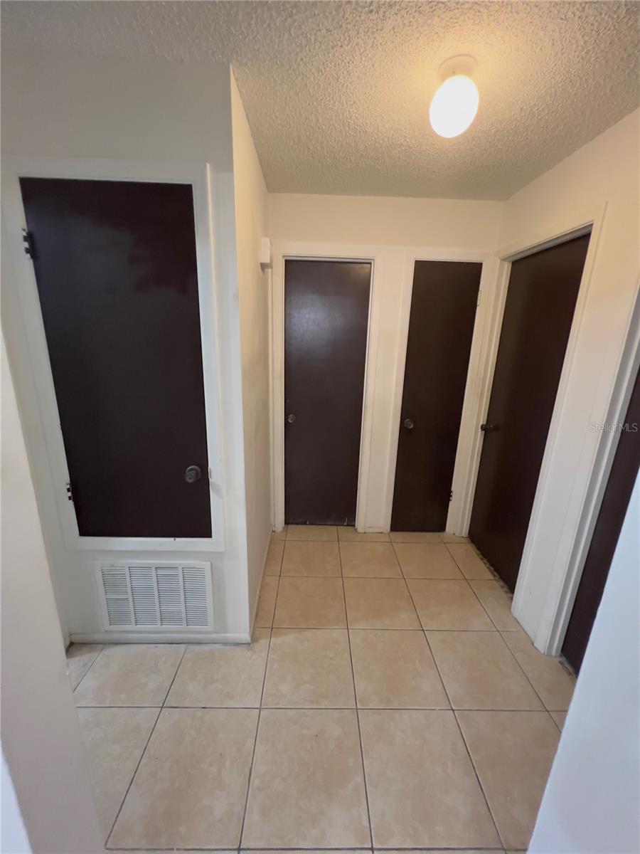 Image 5 of 13 For 7101 Harbor Heights Circle