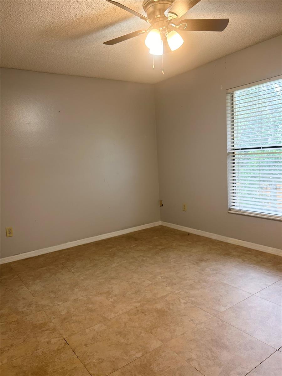 Image 9 of 14 For 1701 Shady Ridge Court 247