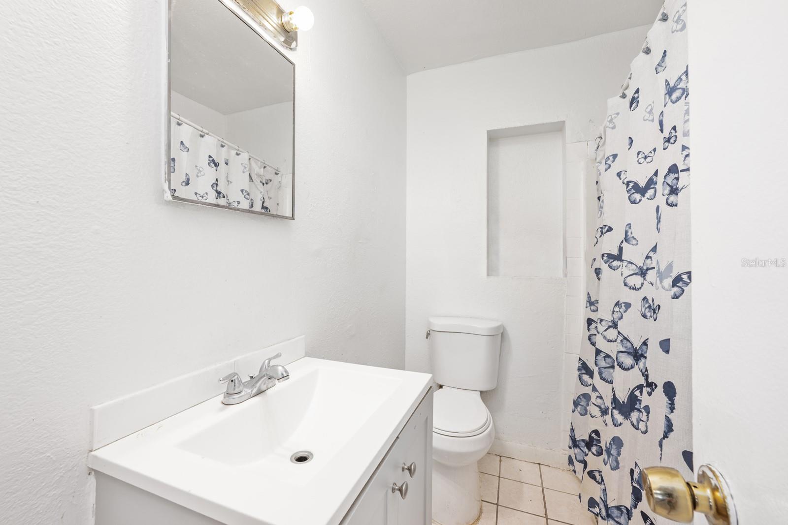 Image 8 of 16 For 808 Miller Street