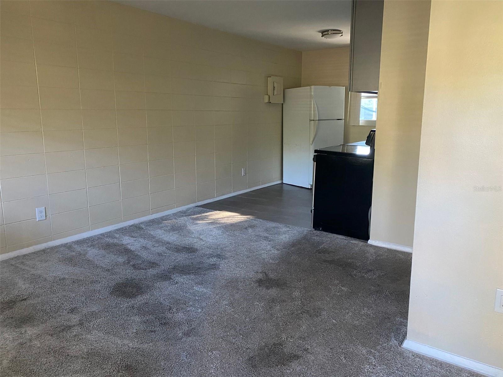 Image 4 of 11 For 639 Ramona Lane 8