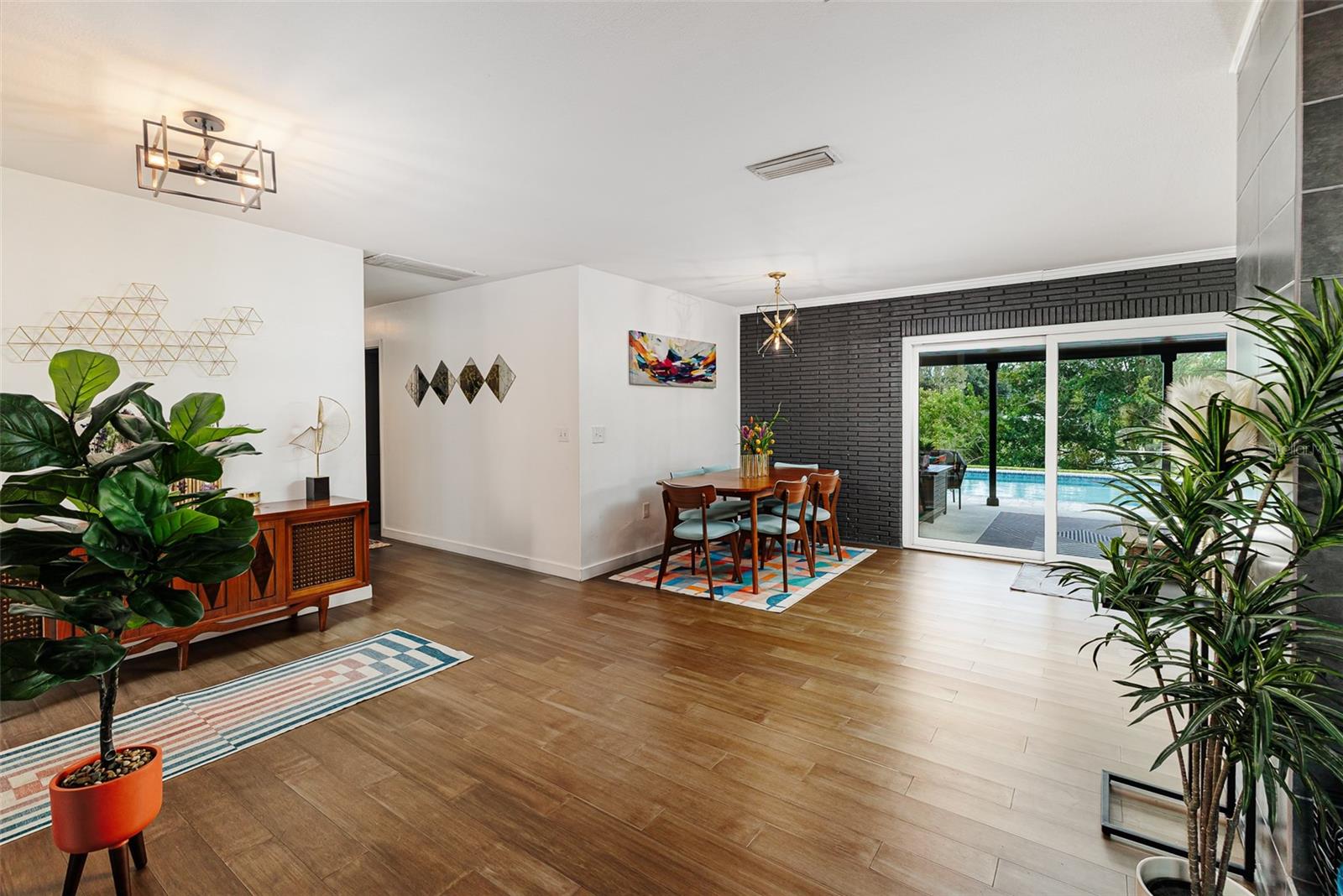 Image 12 of 58 For 1827 John Arthur Way