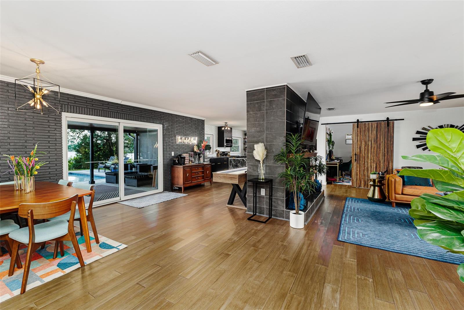Image 15 of 58 For 1827 John Arthur Way