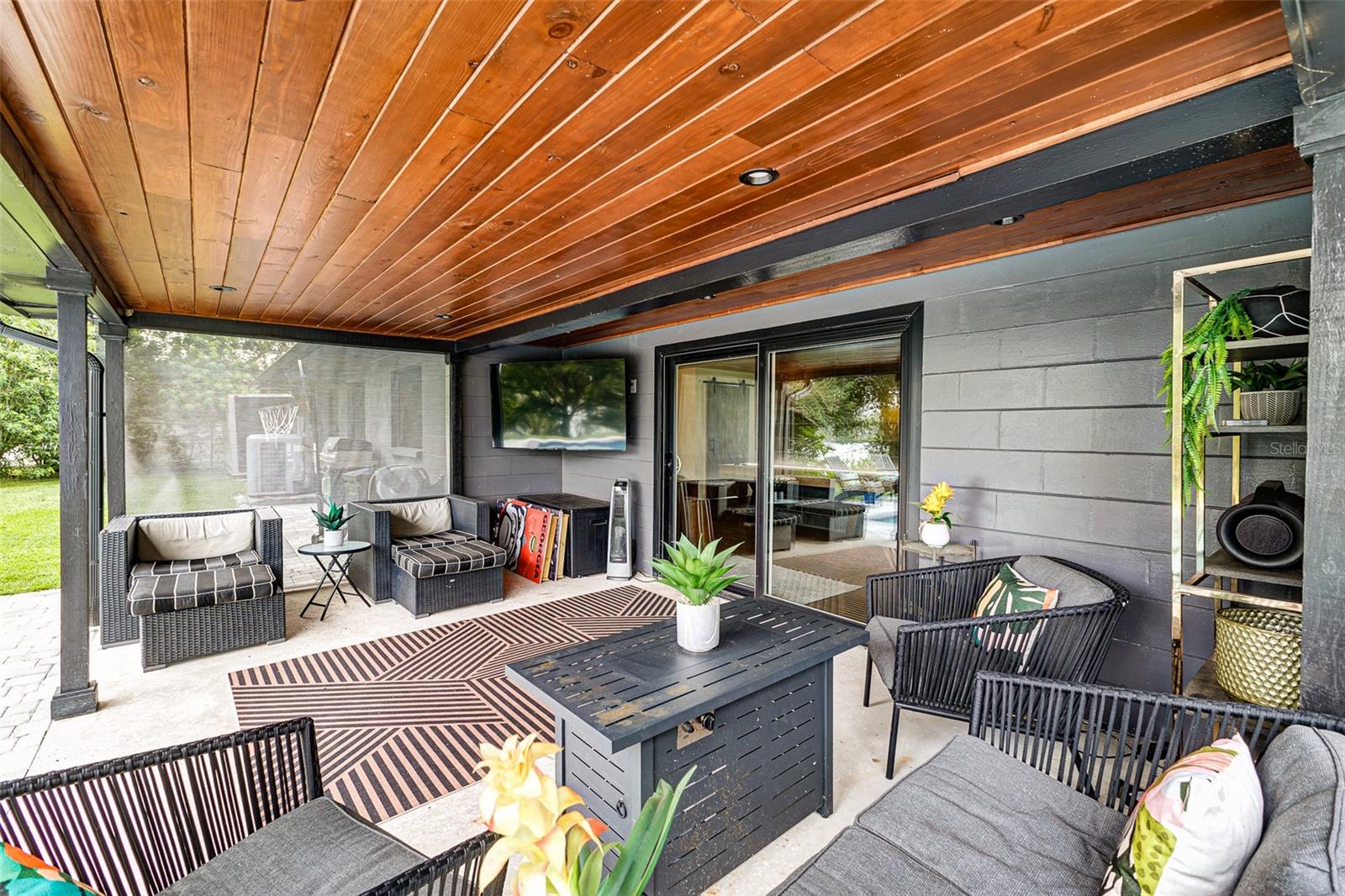 Image 46 of 58 For 1827 John Arthur Way