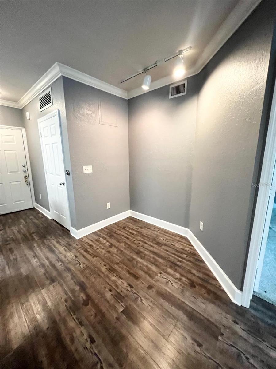 Image 6 of 28 For 204 South Street 3054