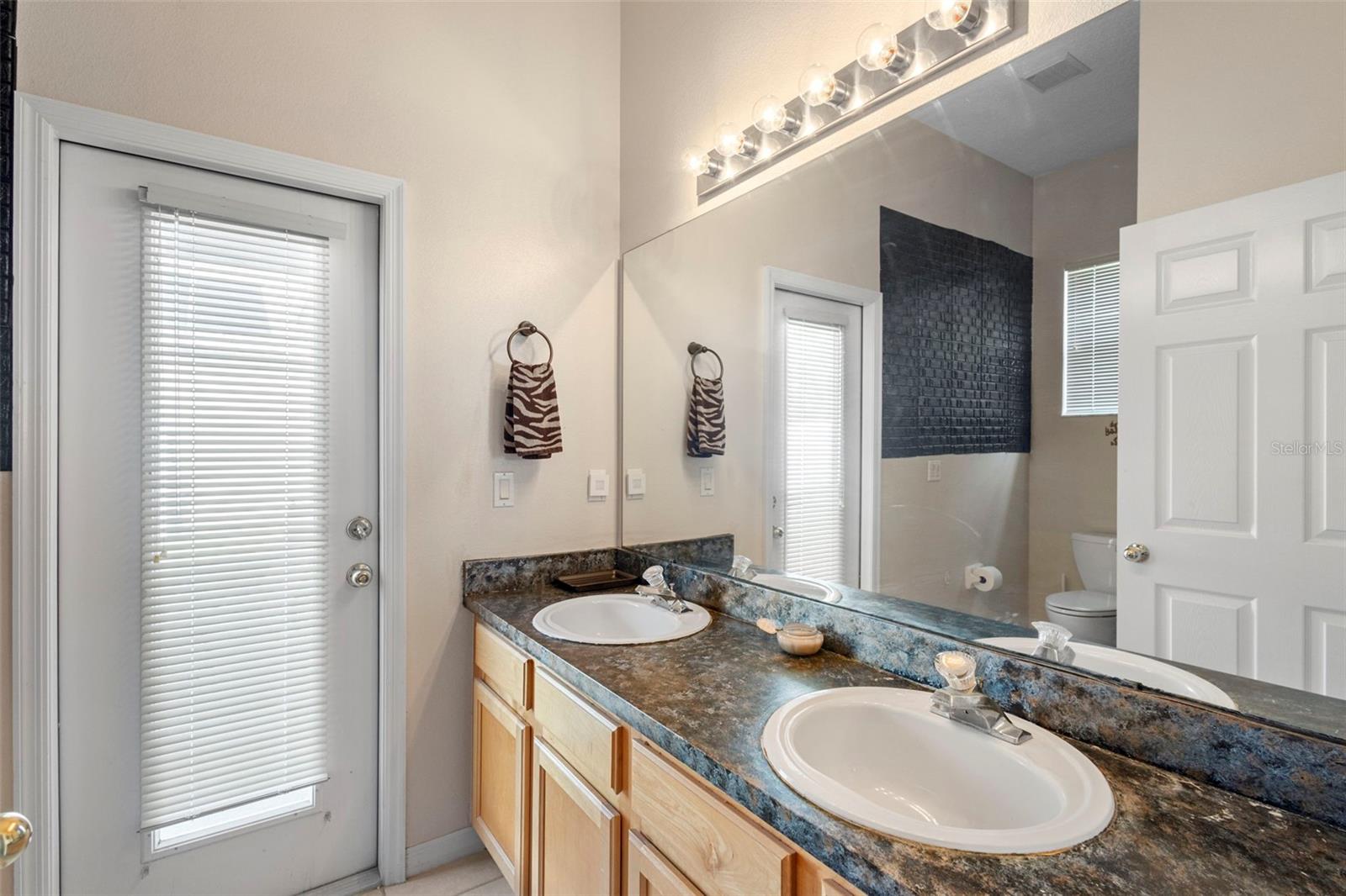 Image 39 of 45 For 2414 Ridgemoor Drive