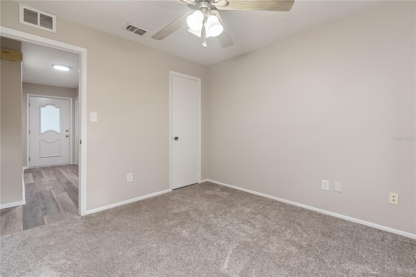 Image 16 of 25 For 905 Levee Court