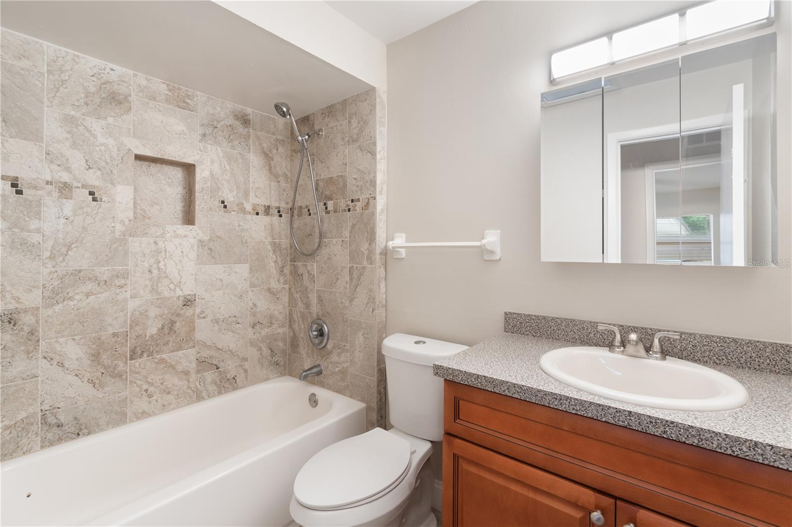 Image 20 of 25 For 905 Levee Court